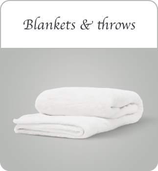 /home-and-kitchen/bedding-16171/blankets-and-throws?sort[by]=popularity&sort[dir]=desc&limit=50