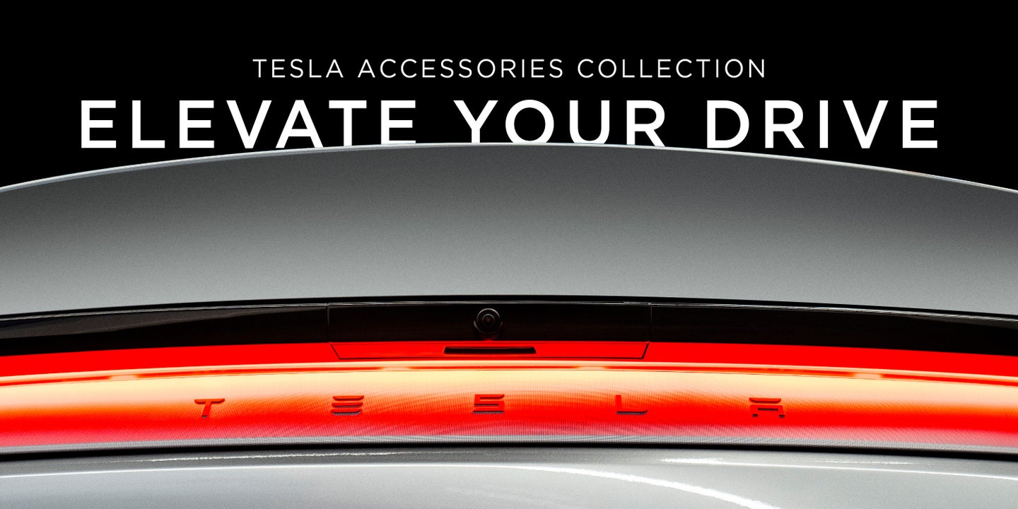 /~spigen/spigen?f[partner][]=p_775&q=spigen tesla