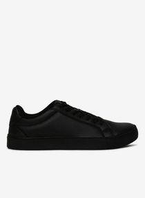 Unisex Low Top Sneakers In Black 